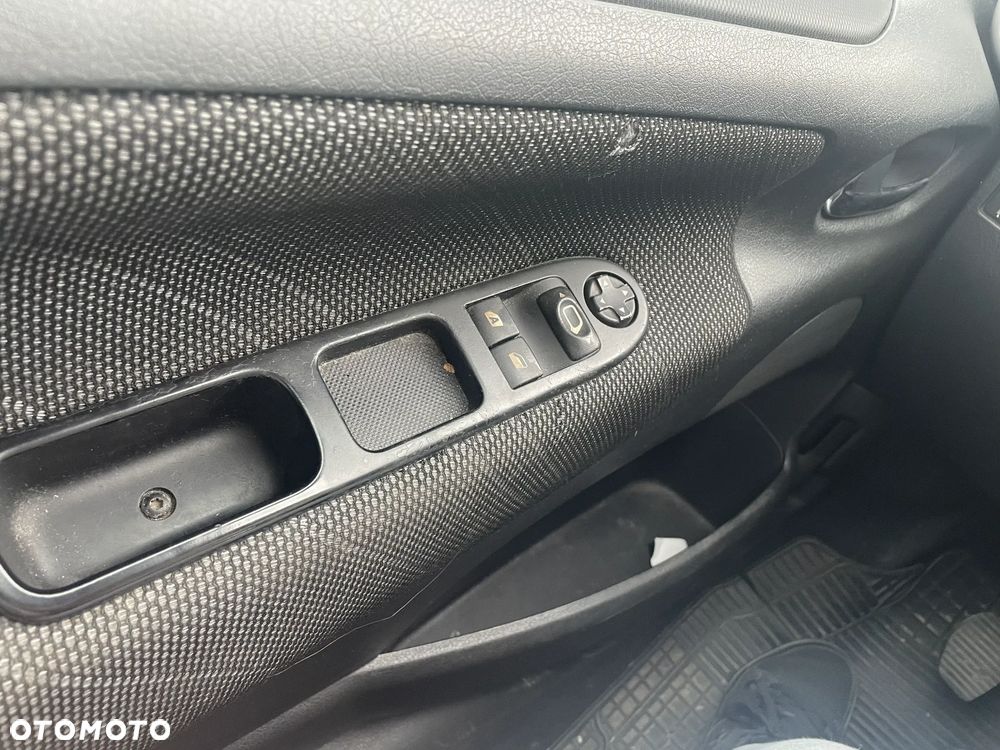 Peugeot 207 - 15