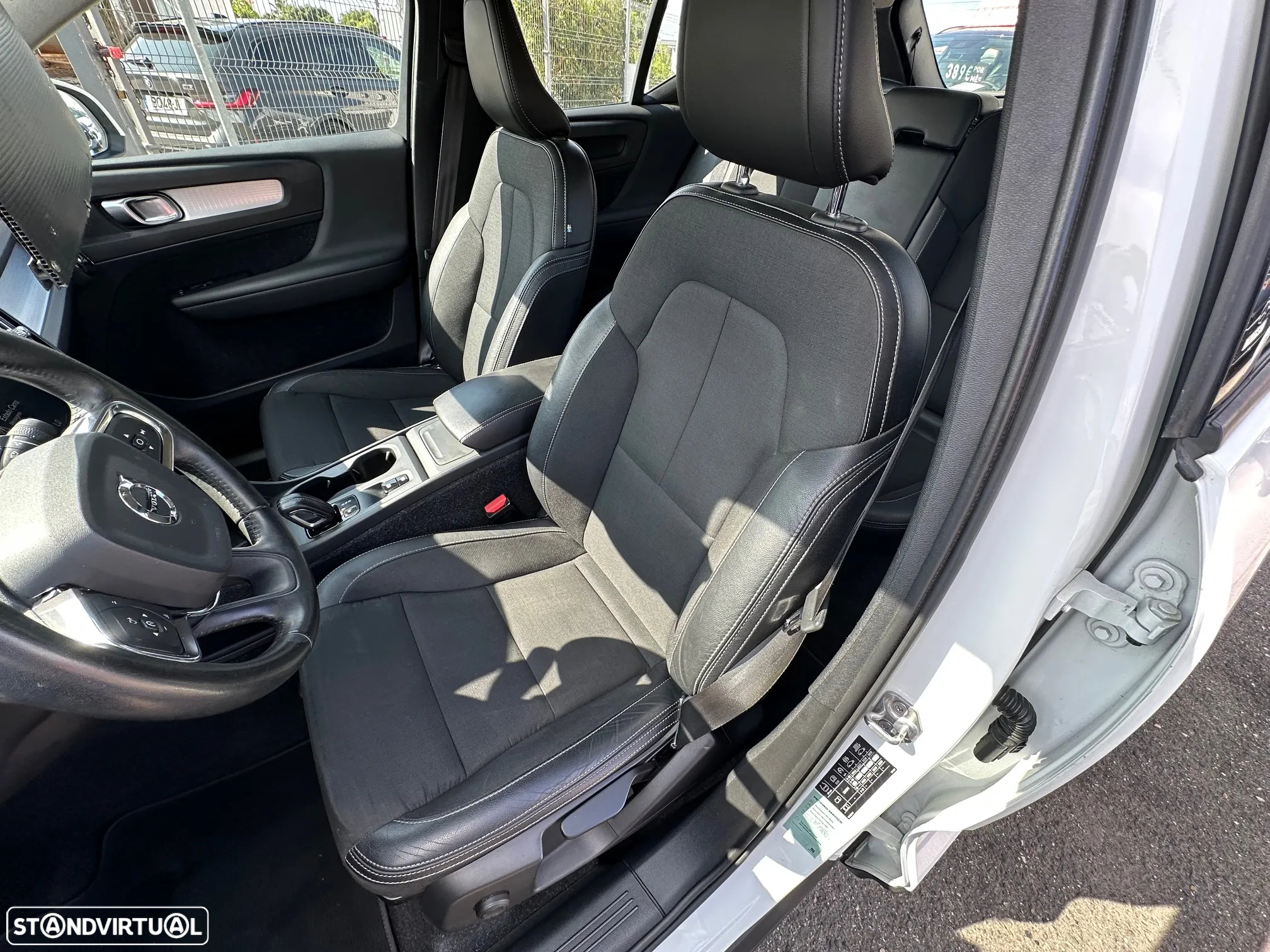 Volvo XC 40 2.0 D3 Momentum Geartronic - 16