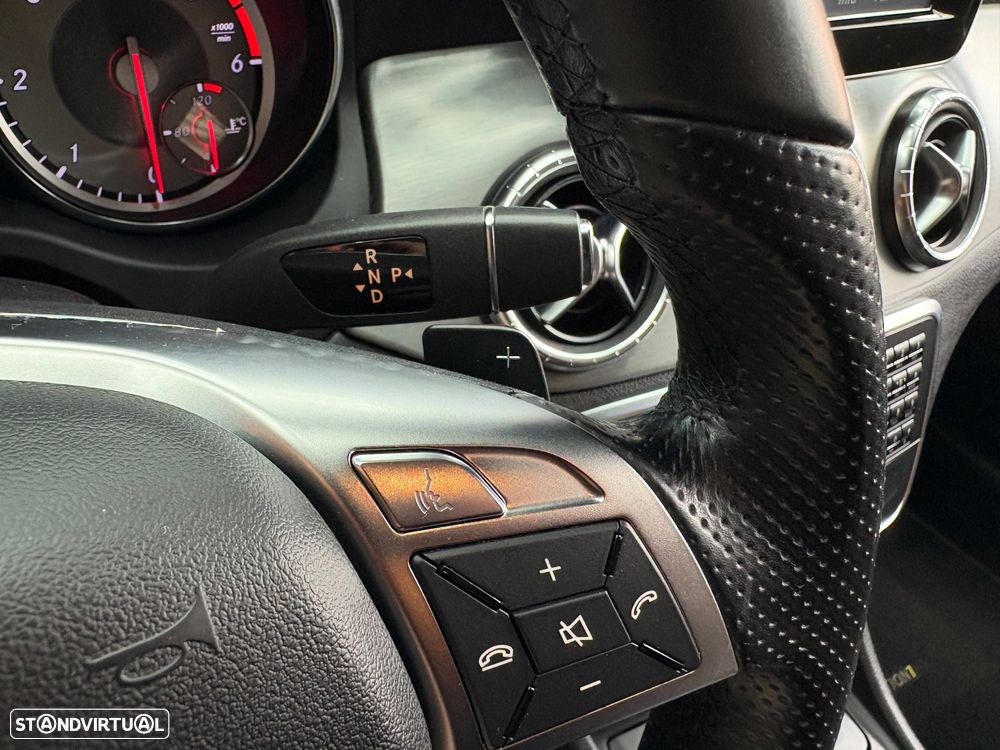 Mercedes-Benz CLA 220 CDI 7G-DCT AMG Line - 48