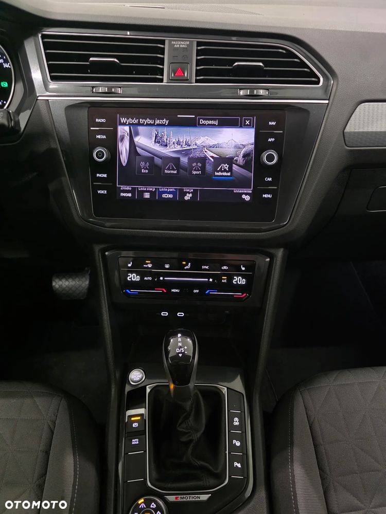 Volkswagen Tiguan 2.0 TSI 4Mot Elegance DSG - 15