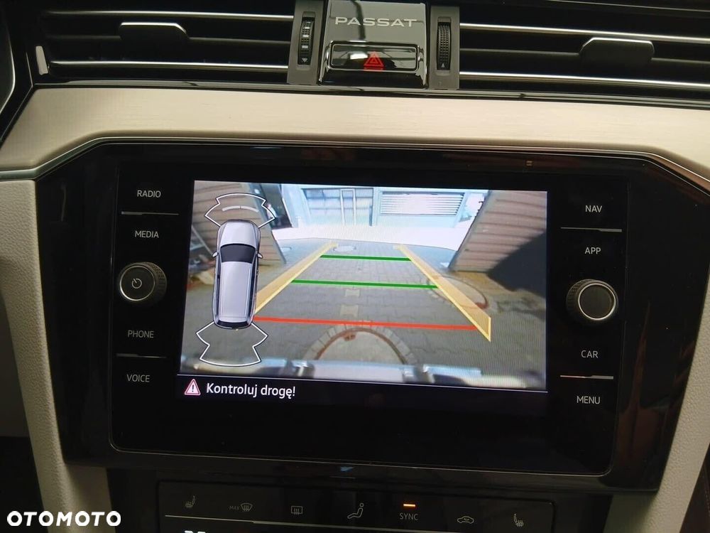 Volkswagen Passat 2.0 TDI Elegance DSG - 34
