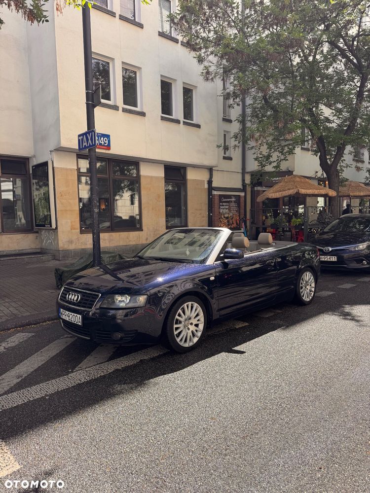 Audi A4 Cabrio 2.4 - 10