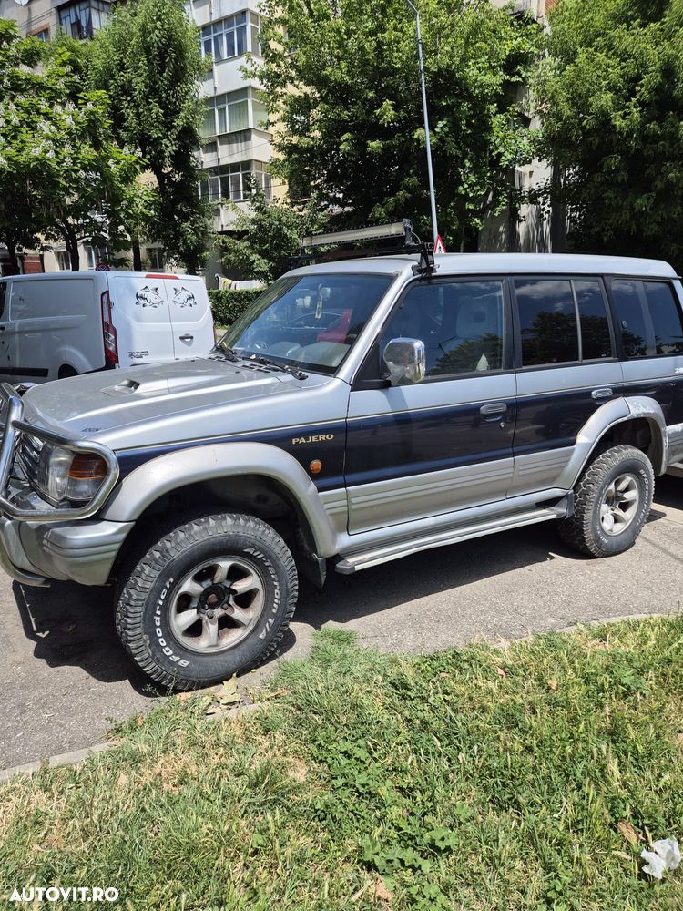 Mitsubishi Pajero - 1