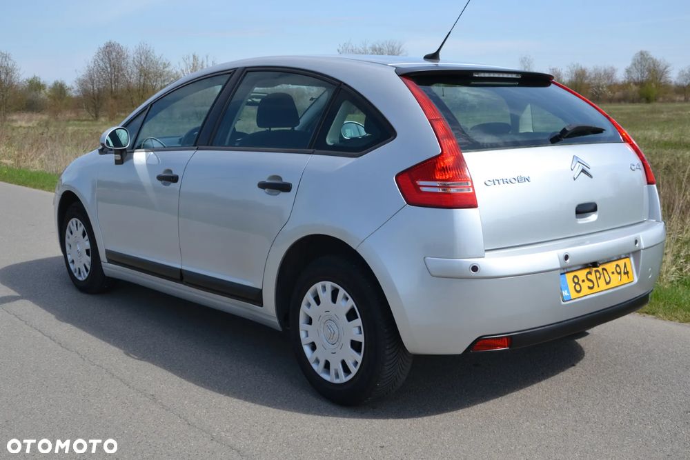 Citroën C4 1.4 16V Style - 34