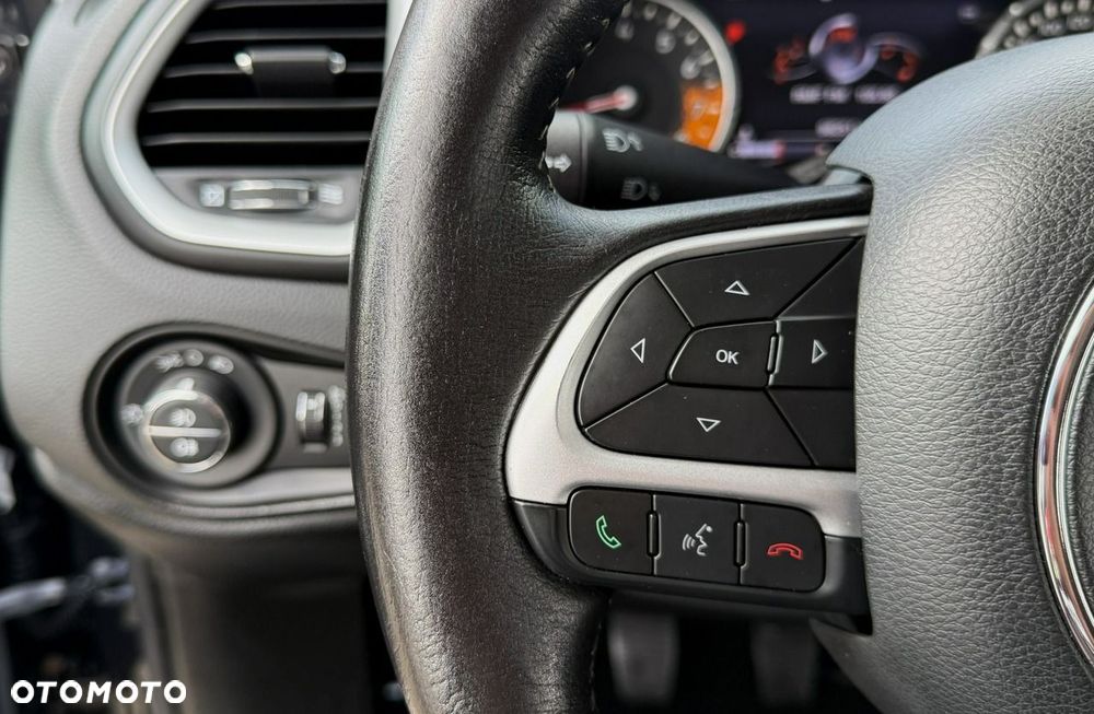 Jeep Renegade 1.4 MultiAir Limited FWD S&S - 25