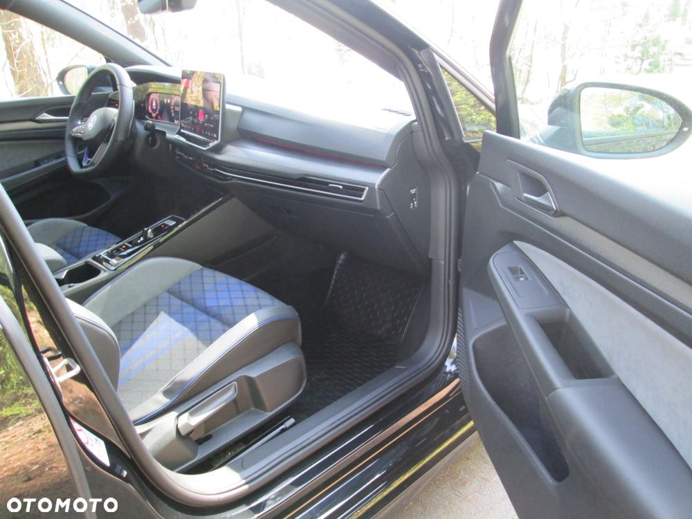 Volkswagen Golf - 33