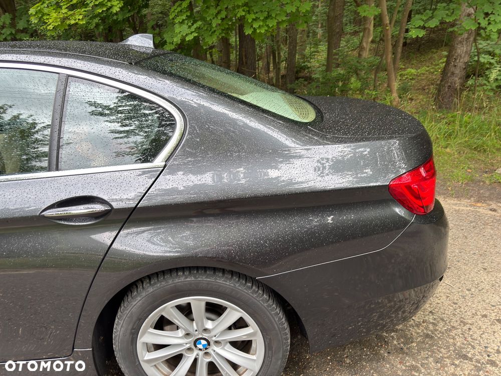 BMW Seria 5 528i xDrive - 10