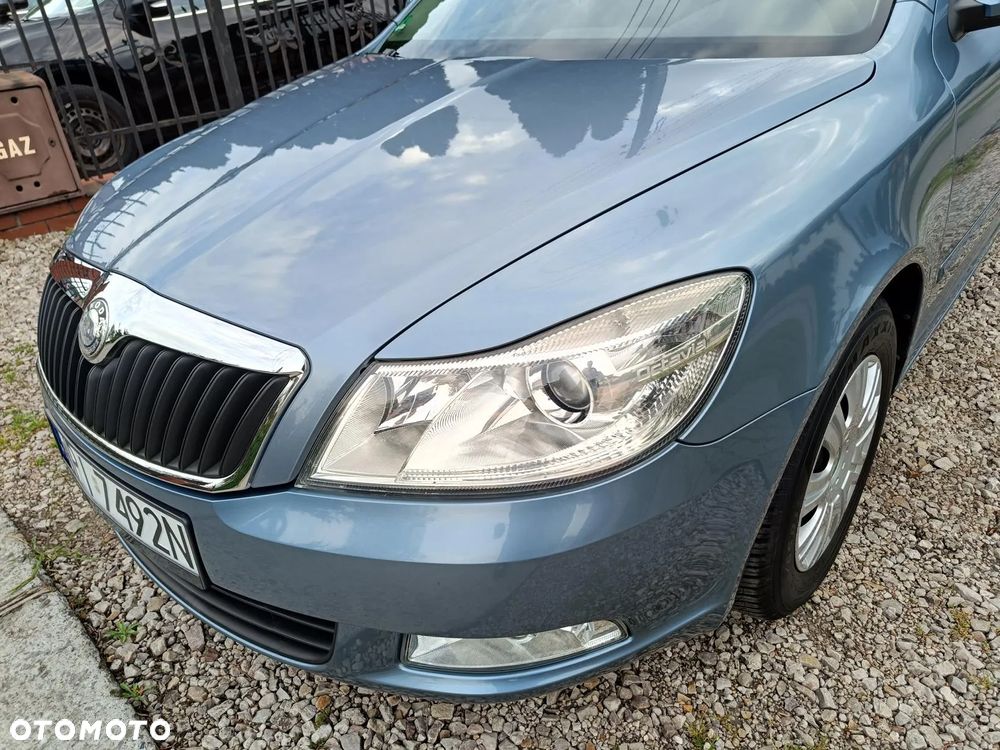 Skoda Octavia 1.6 Combi Ambiente - 13