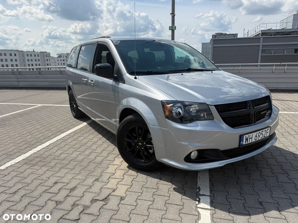 Dodge Grand Caravan - 2