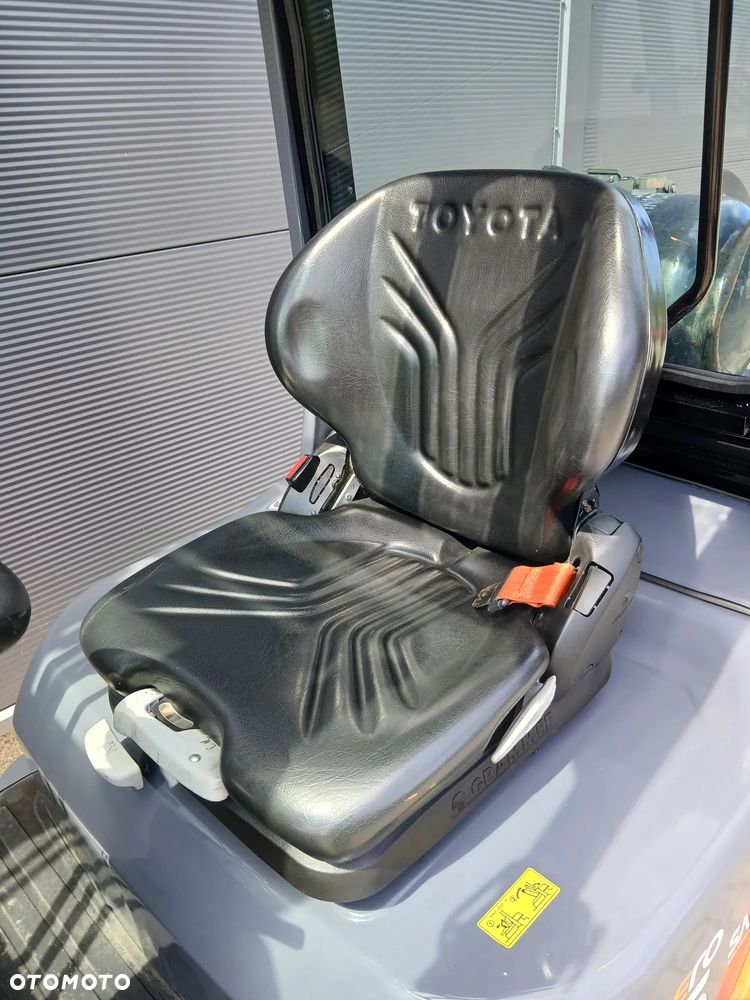 Toyota 02-8FGF15 - 8