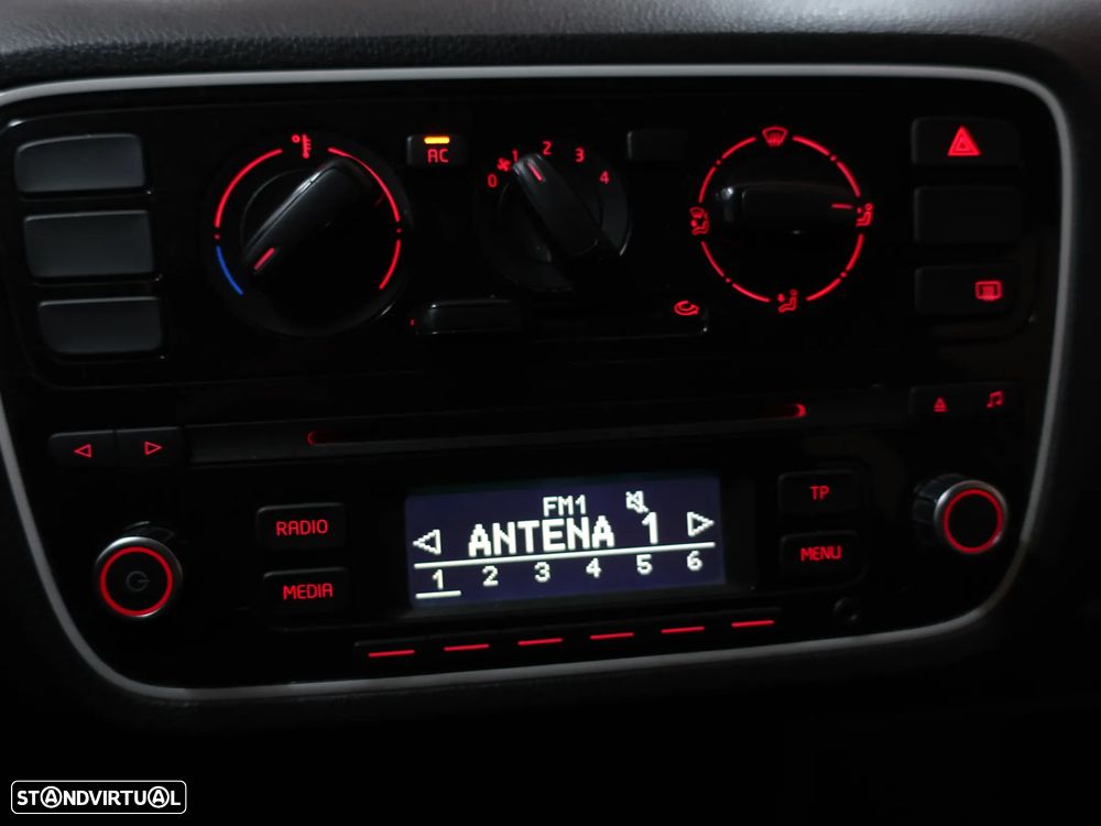 VW Up! 1.0 Take - 17