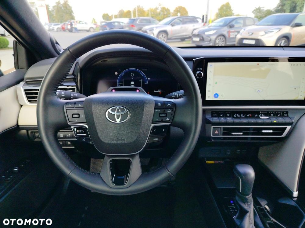 Toyota Camry - 12