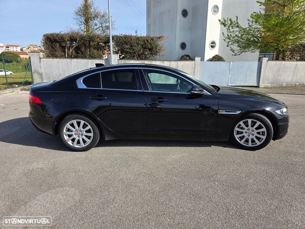 Jaguar XE 2.0 D Prestige - 6