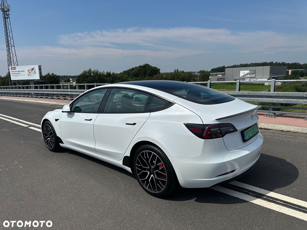Tesla Model 3 - 6