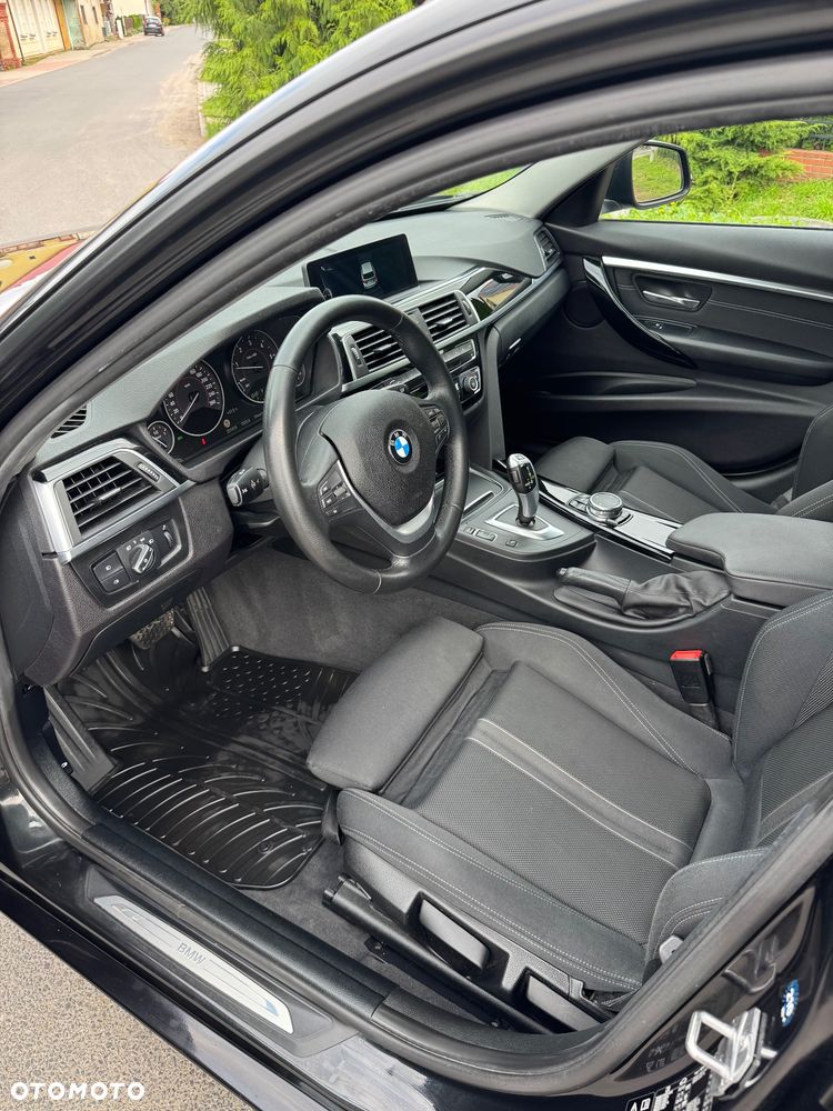 BMW Seria 3 320d xDrive Sport Line - 15