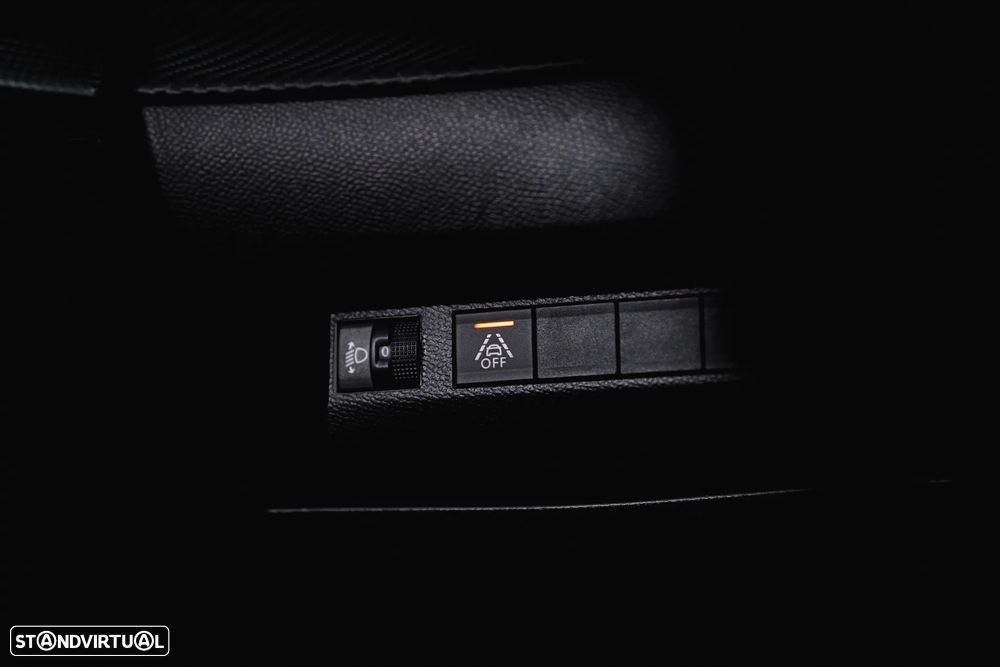 Peugeot e-208 Allure Pack - 14