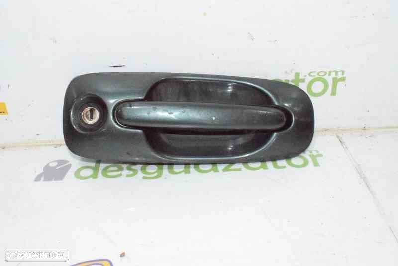 PUXADOR EXTERIOR FRENTE ESQUERDO CHRYSLER VOYAGER RG - 1