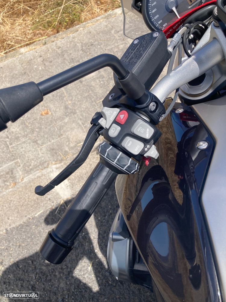 BMW R 1200 R 1R12 - 11