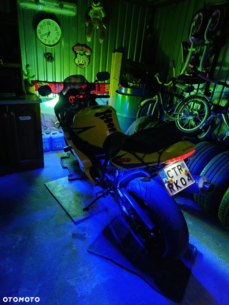 Suzuki GSX-R - 14