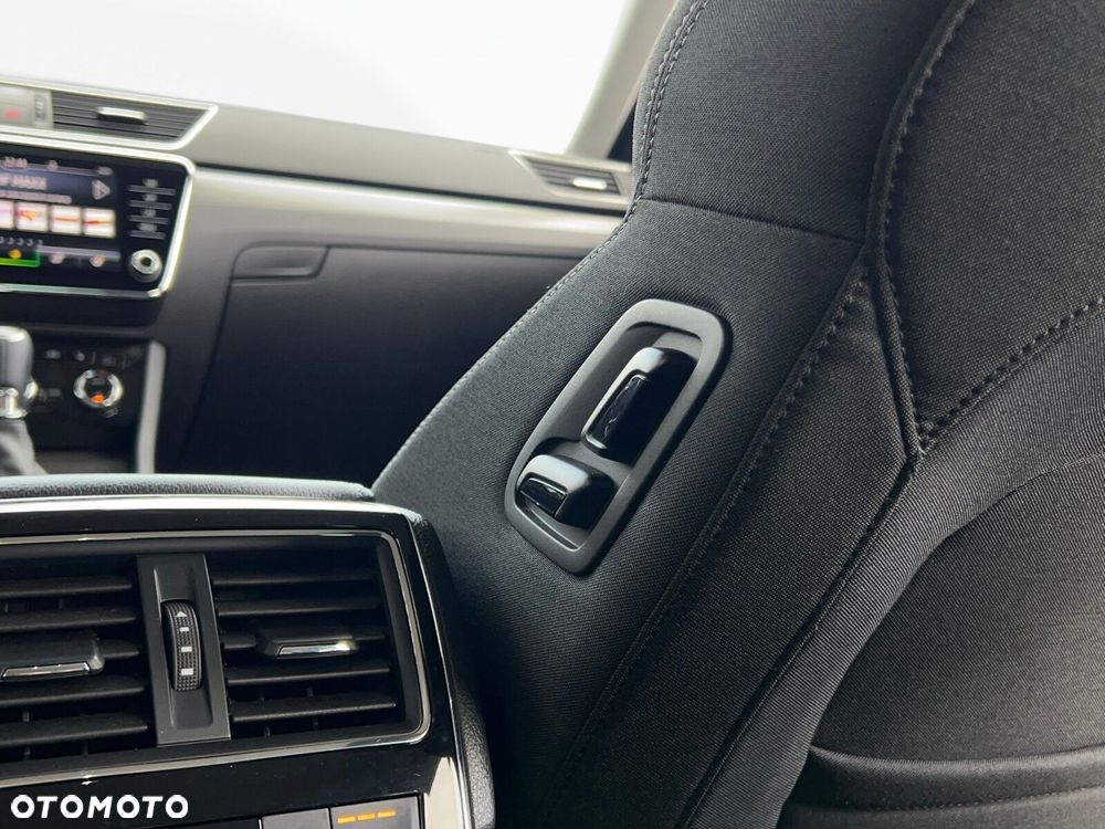 Skoda Superb 2.0 TDI SCR Style DSG - 19