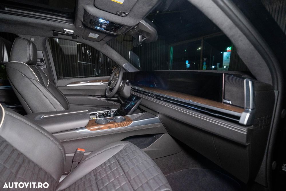 Cadillac Escalade - 9