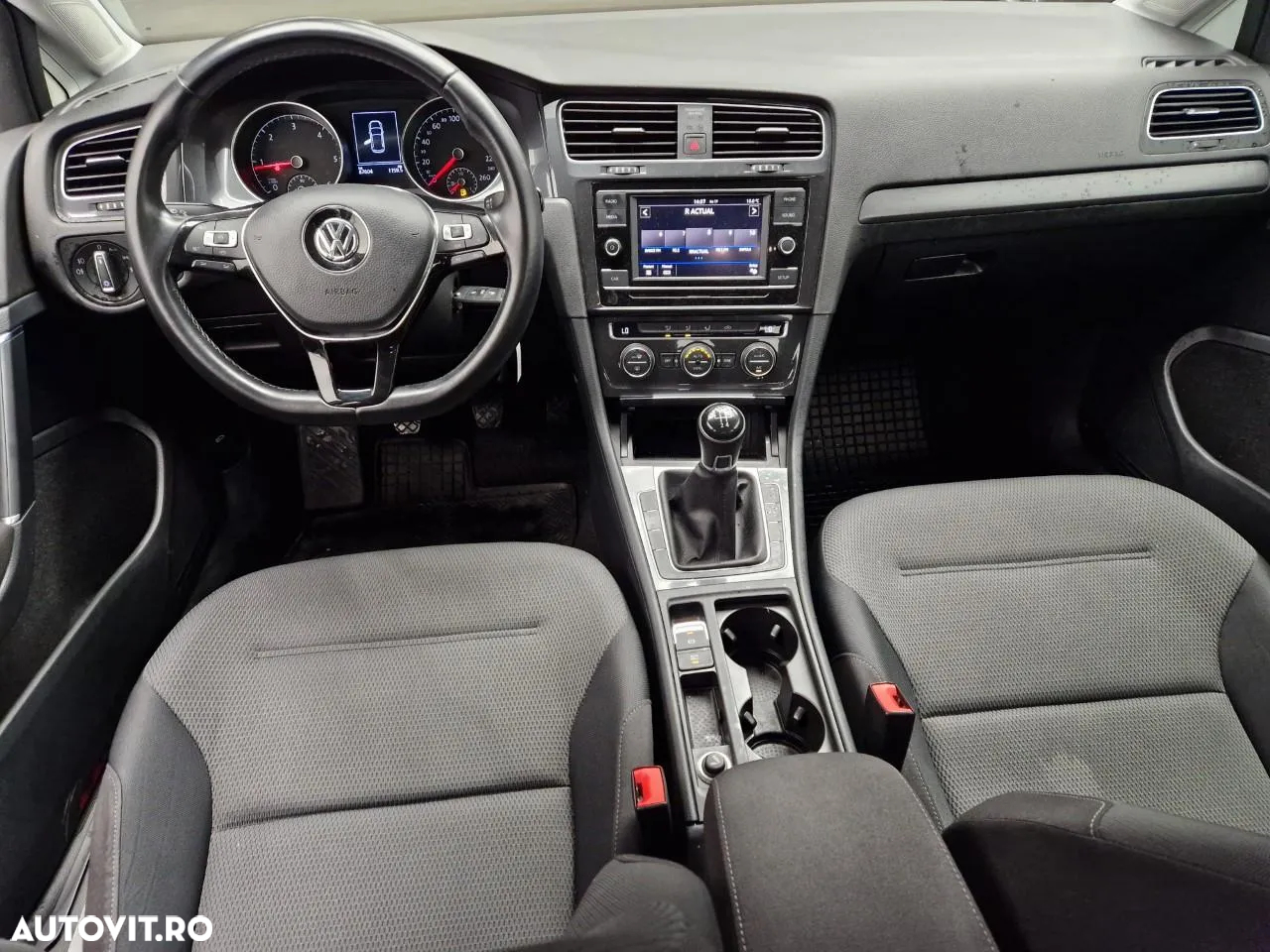 Volkswagen Golf 1.6 TDI Comfortline - 4