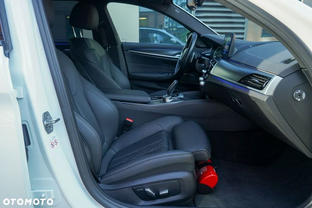 BMW Seria 5 530i xDrive mHEV M Sport sport - 28