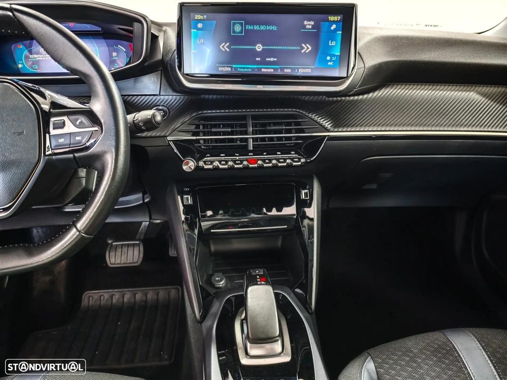 Peugeot e-2008 Allure - 20