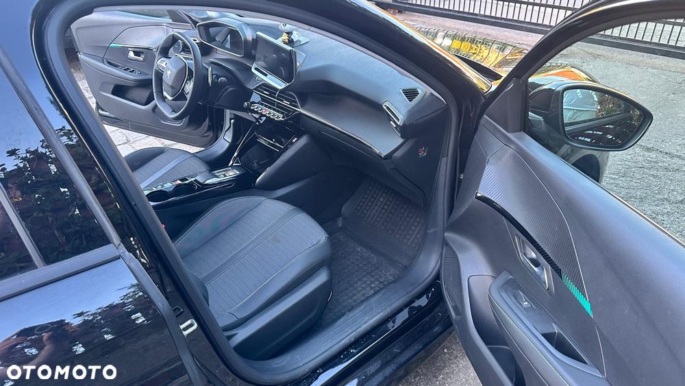Peugeot 208 1.2 PureTech Active S&S EAT8 - 8