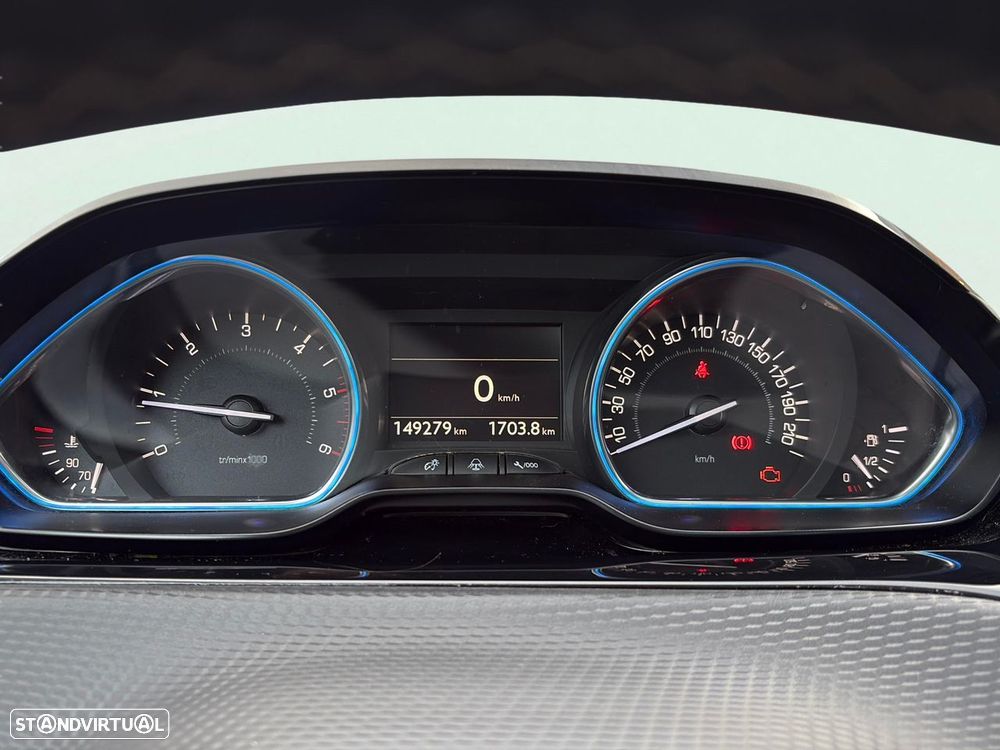 Peugeot 2008 1.6 BlueHDi Allure - 10