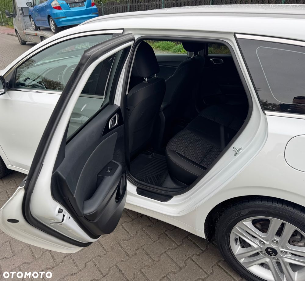 Kia Ceed SW 1.6 CRDi Eco-Dynamics+(48V Mild-Hybr.) DCT7 Spirit - 14