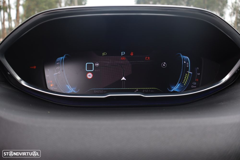 Peugeot 3008 1.6 Hybrid4 GT Line e-EAT8 - 24
