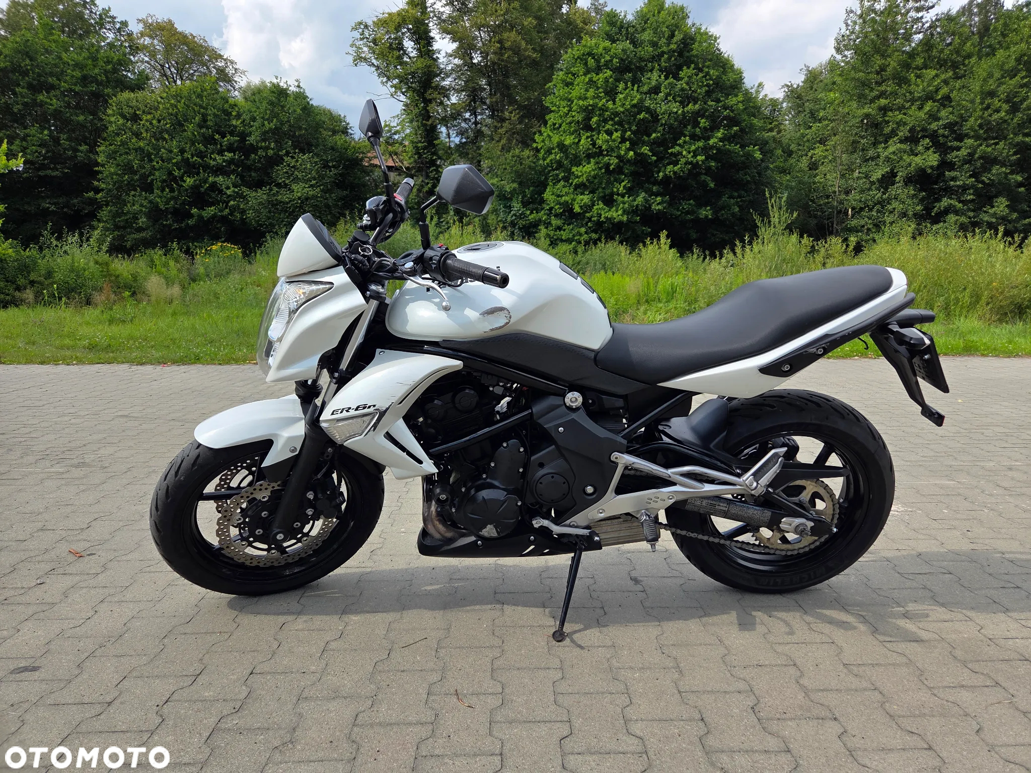 Kawasaki ER - 2