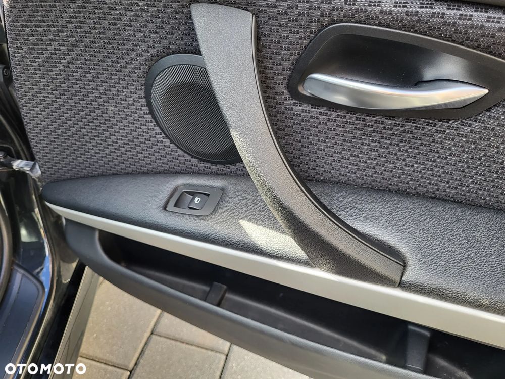 BMW Seria 3 320i - 16