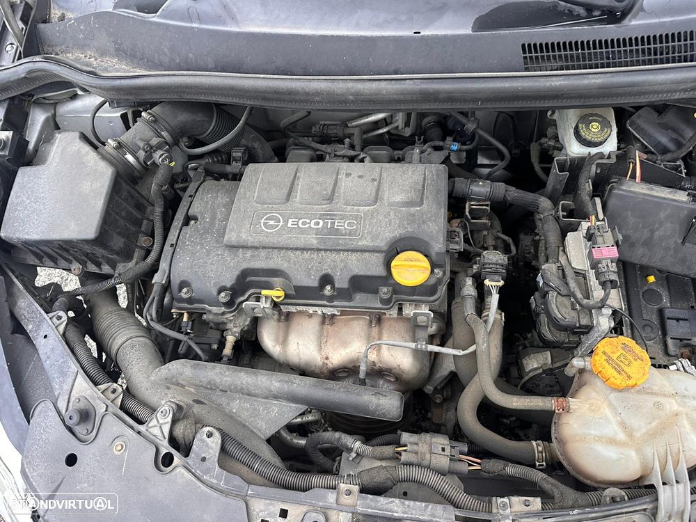 Opel Corsa D 1.2 Gasolina 86 cv  63 kW 2009 - 2014 A 12 XER para peças - 3