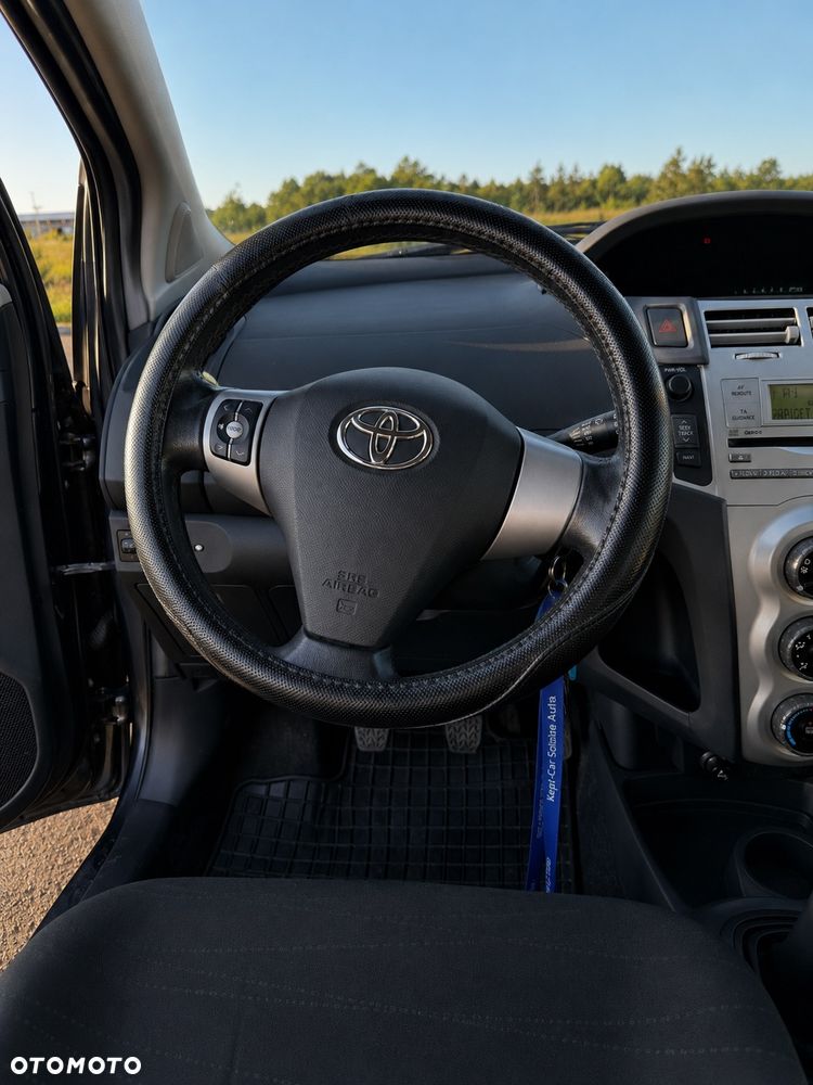 Toyota Yaris 1.3 Luna Premium - 14