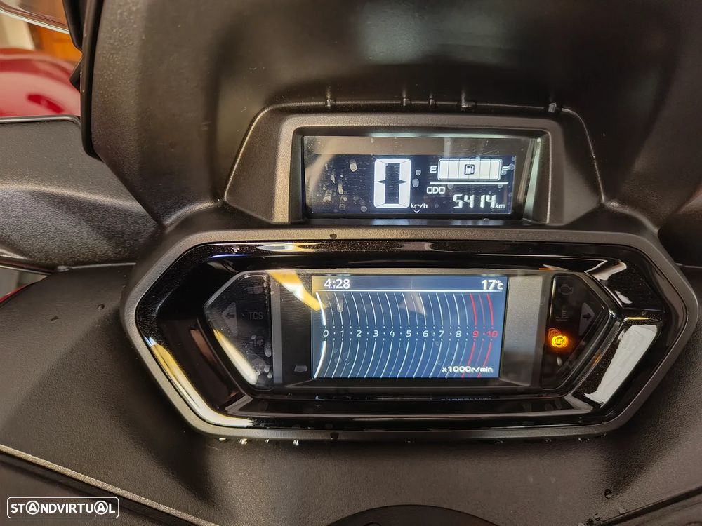 Yamaha X-Max TECH MAX - 7