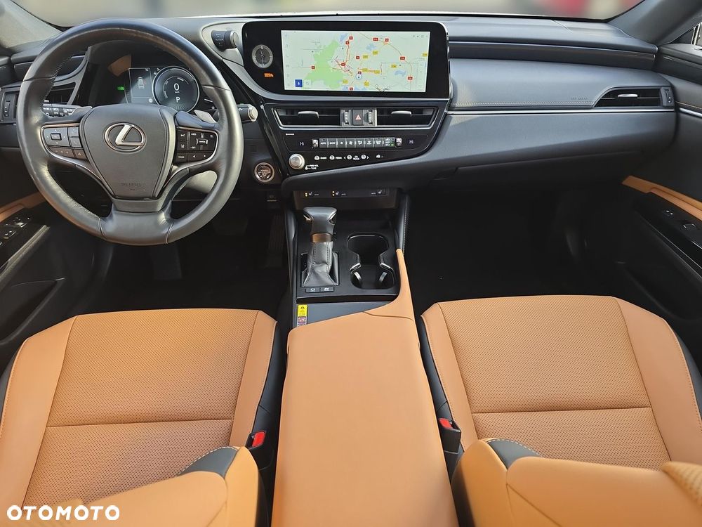 Lexus ES 300h Business Edition - 11