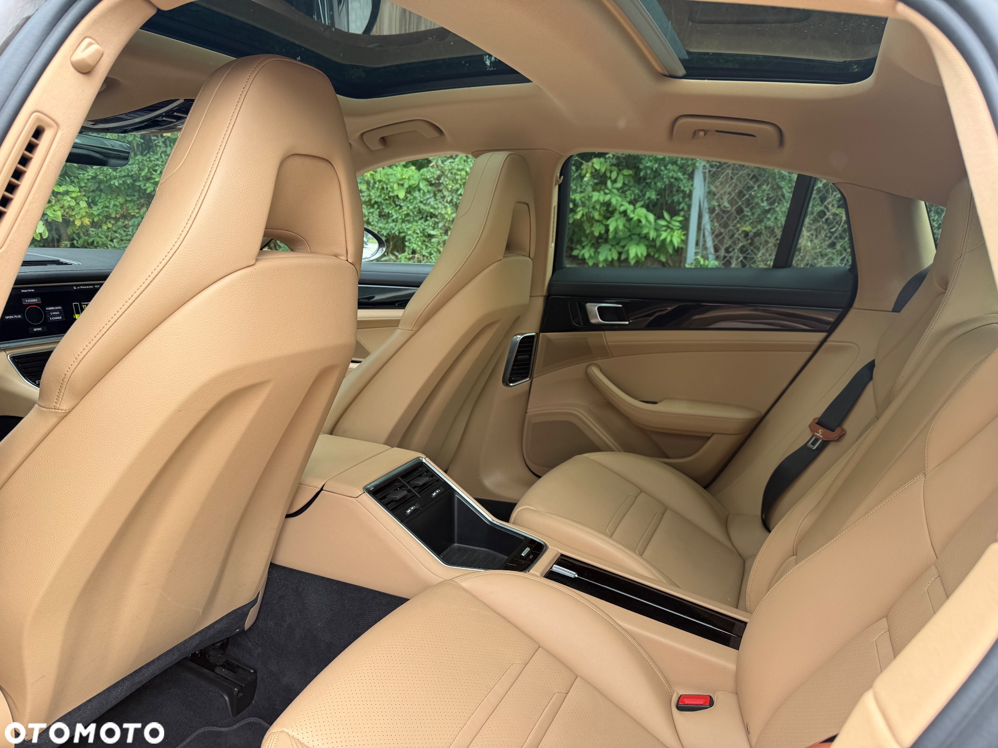 Porsche Panamera 4 Platinum Edition - 5
