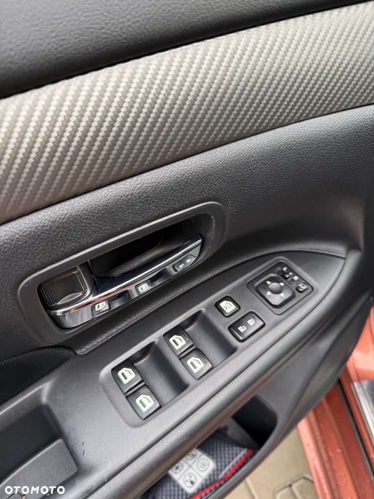 Mitsubishi Outlander 2.2 DI-D 4WD Invite - 28