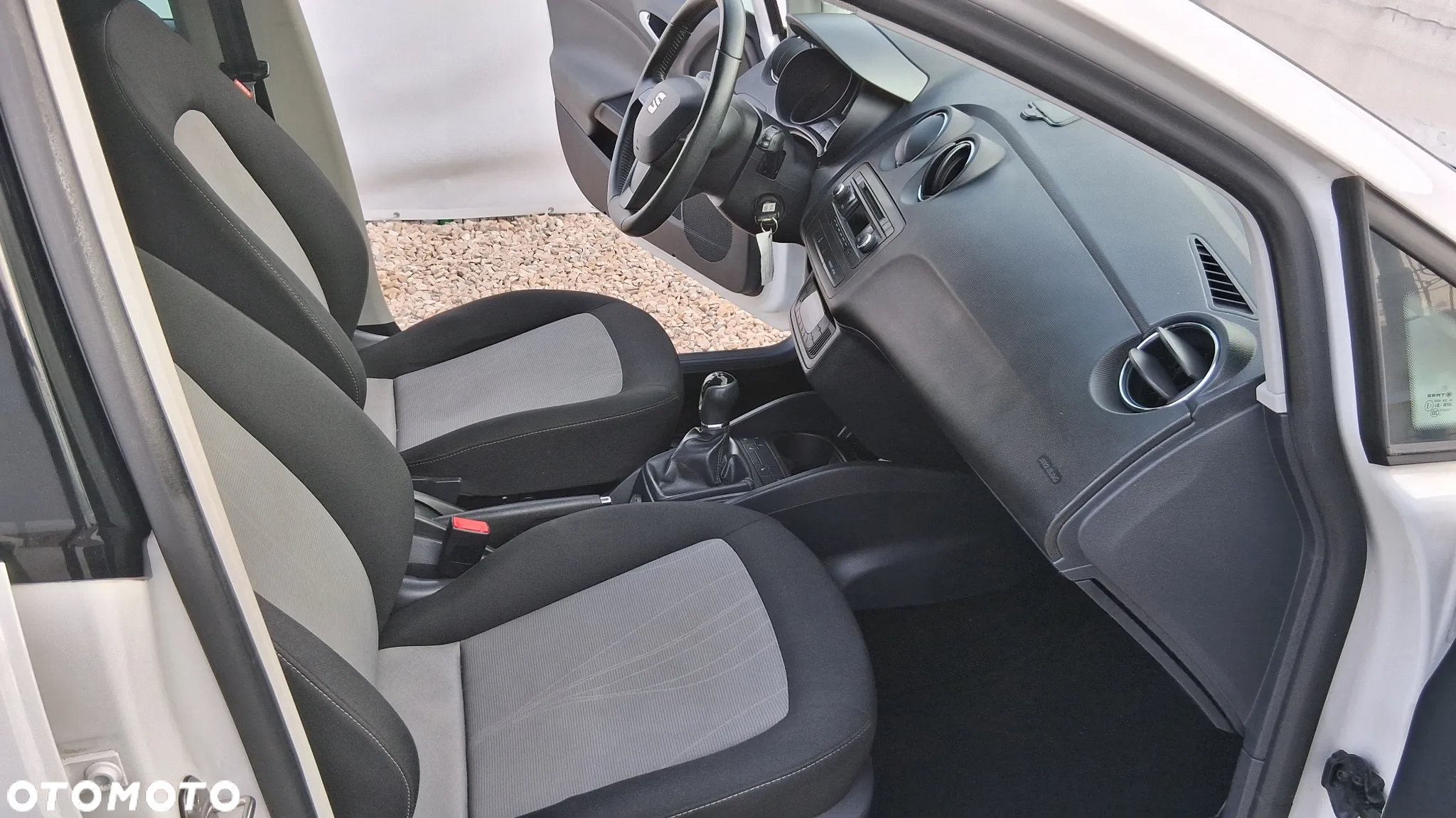 Seat Ibiza 1.4 16V Stylance - 11