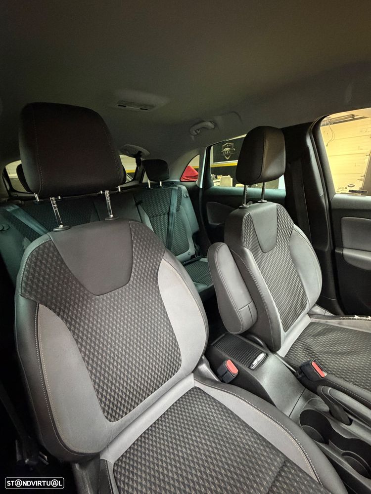 Opel Crossland X - 12