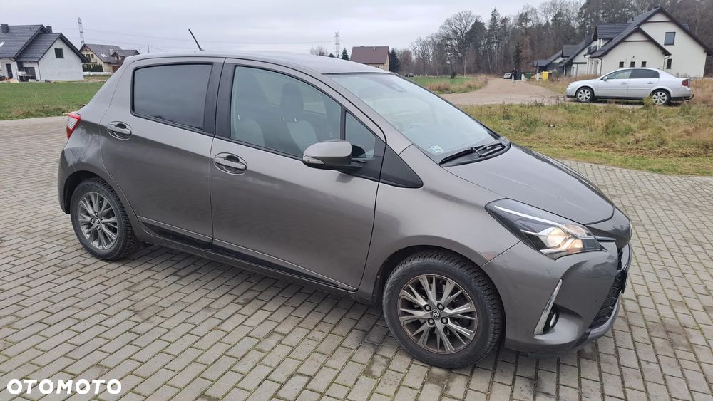 Toyota Yaris 1.5 Premium CVT - 3