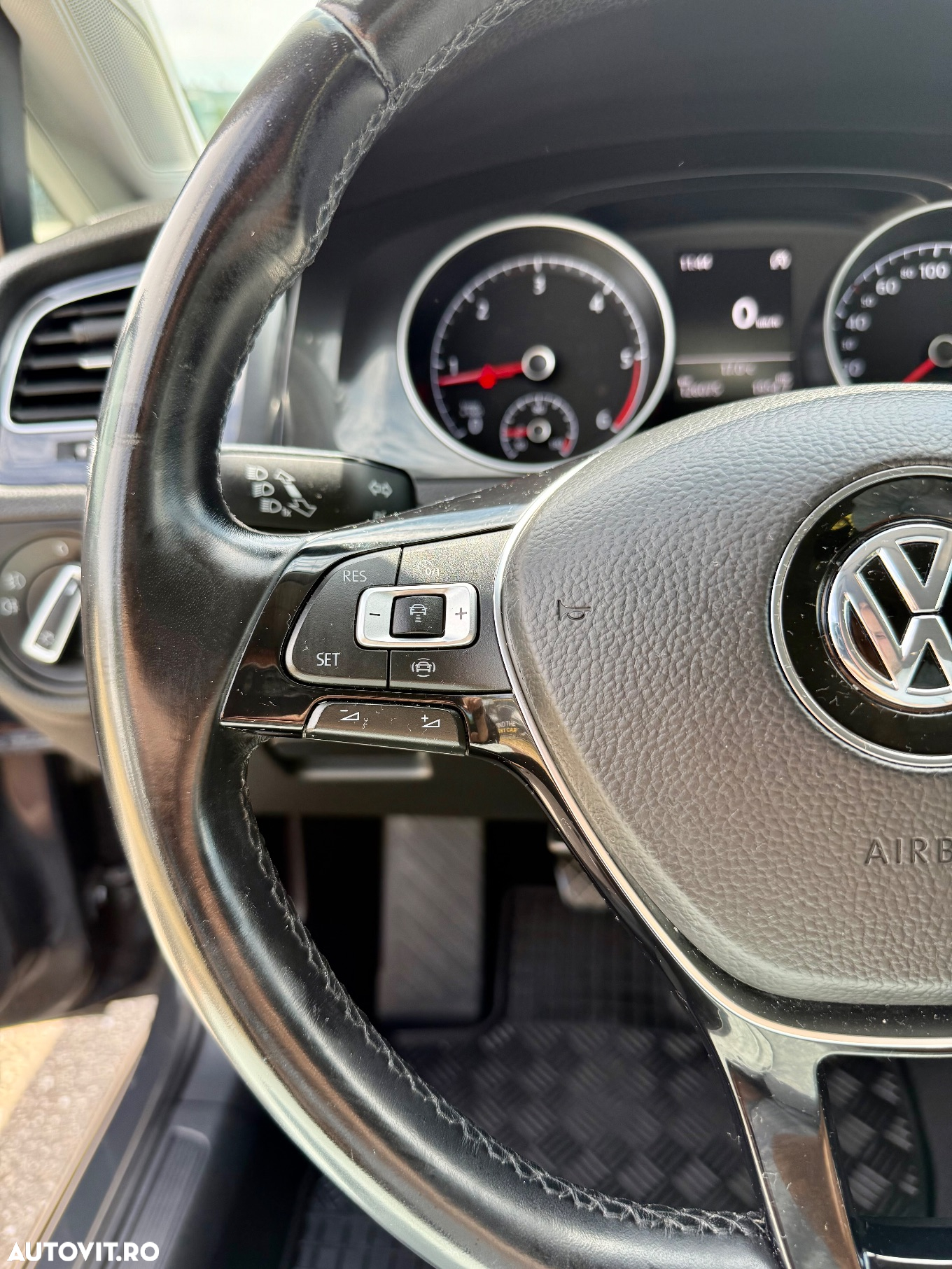 Volkswagen Golf 1.6 TDI Comfortline - 21