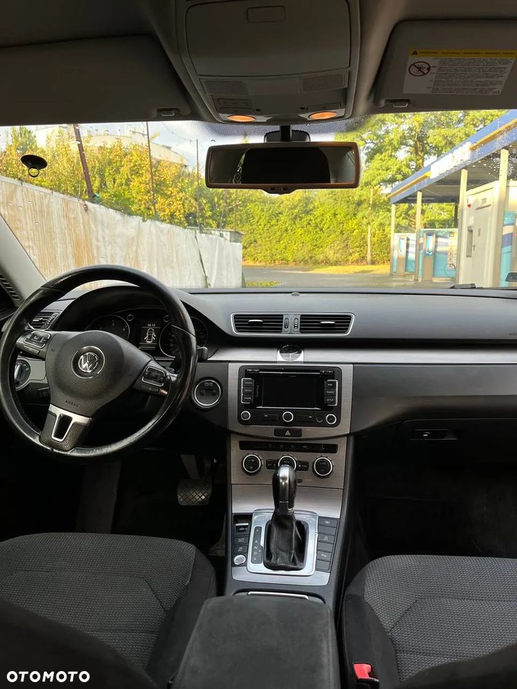 Volkswagen Passat 2.0 TDI Comfortline DSG - 11