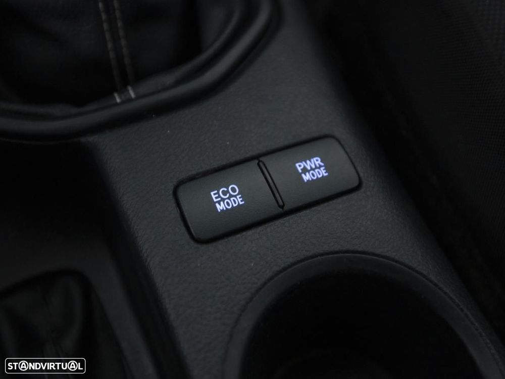 Toyota Hilux 2.4 D-4D 4WD CD CM c/IVA - 13
