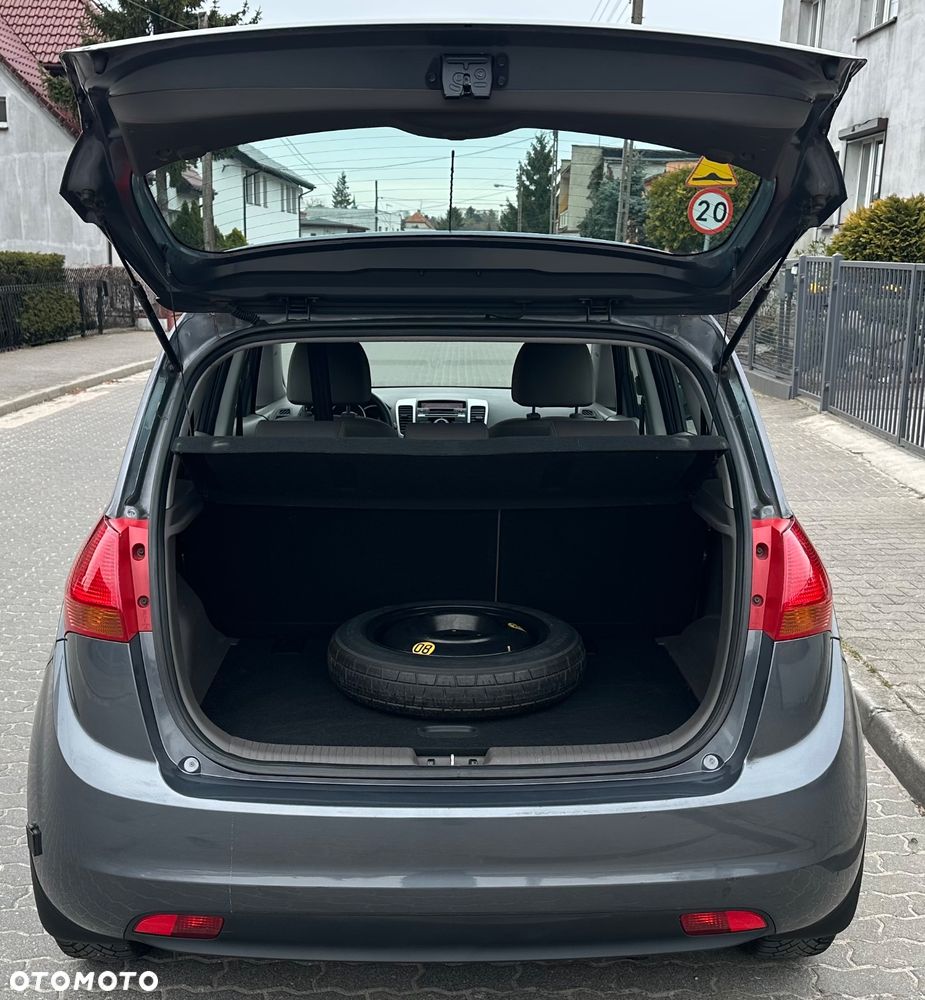 Kia Venga 1.6 M - 11