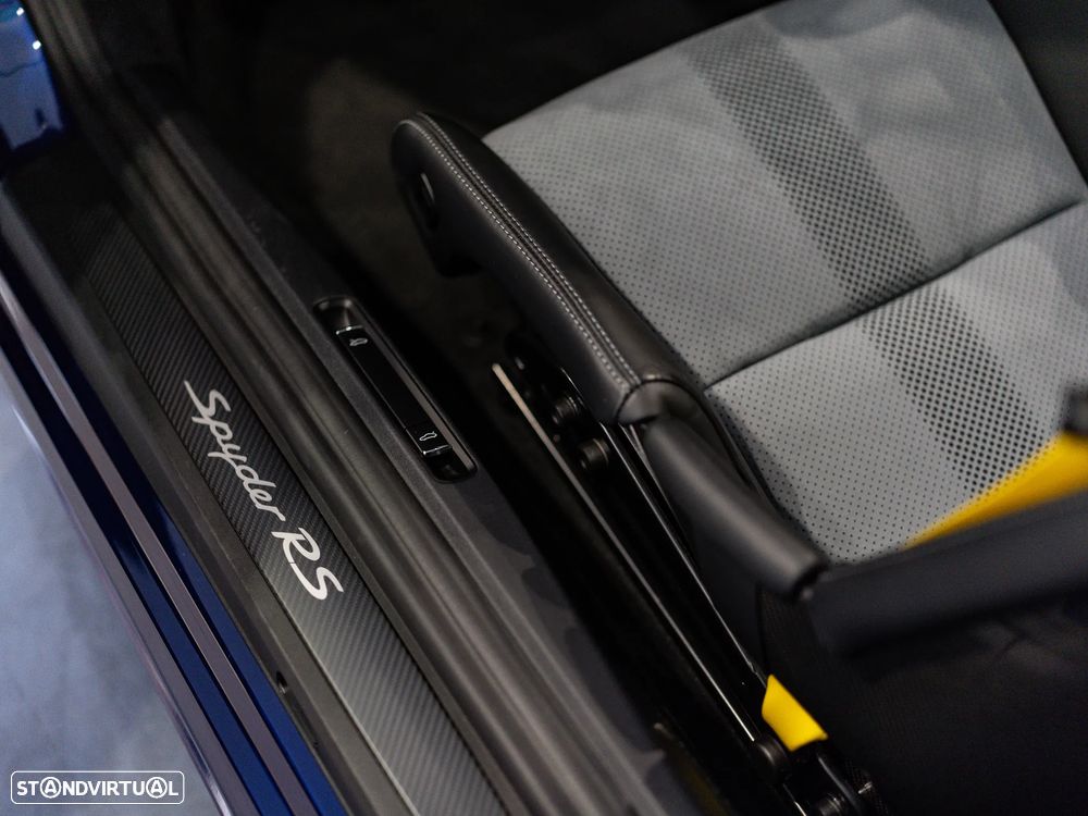 Porsche 718 Spyder - 36