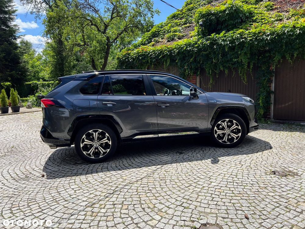 Toyota RAV4 - 1