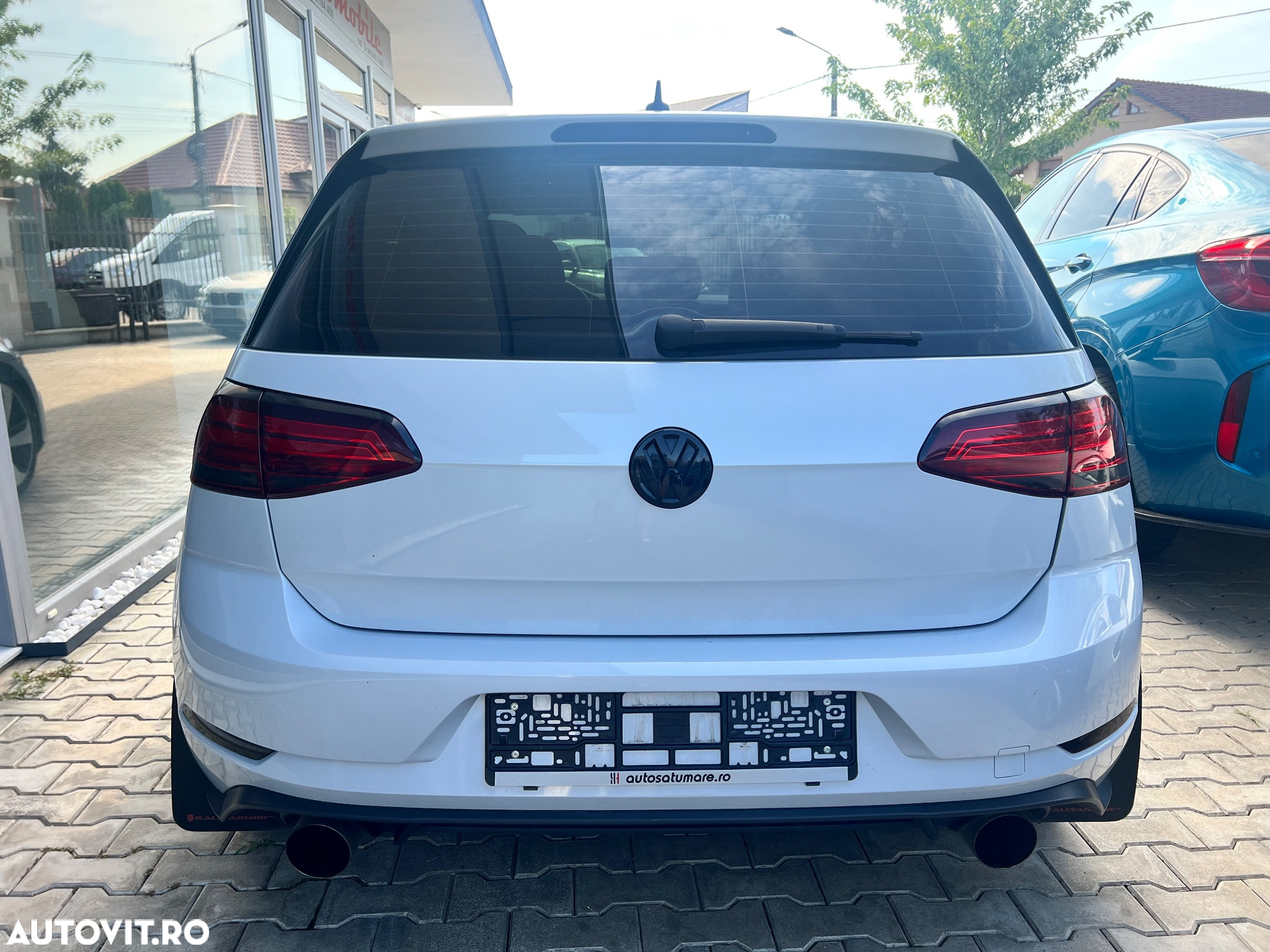 Volkswagen Golf - 12